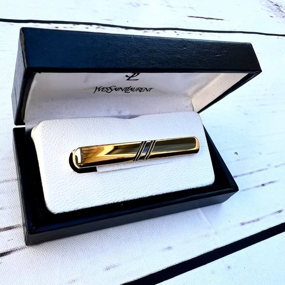 Like New Tie Clip in Vintage Yves Saint Laurent Box YSL - Picture 2 of 14